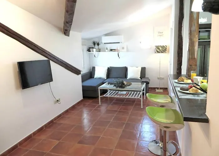 Cozy & New Bohemian Apartment --- Gran Via Center